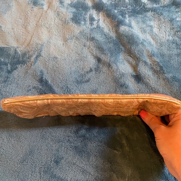 Express Vintage Gold Patterned Clutch - Picture 6 of 6